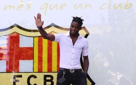 Barça rondt transfer Song af